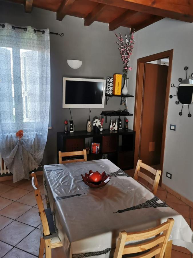 Apartment In The City Center With Self Check-In Parma Exterior photo